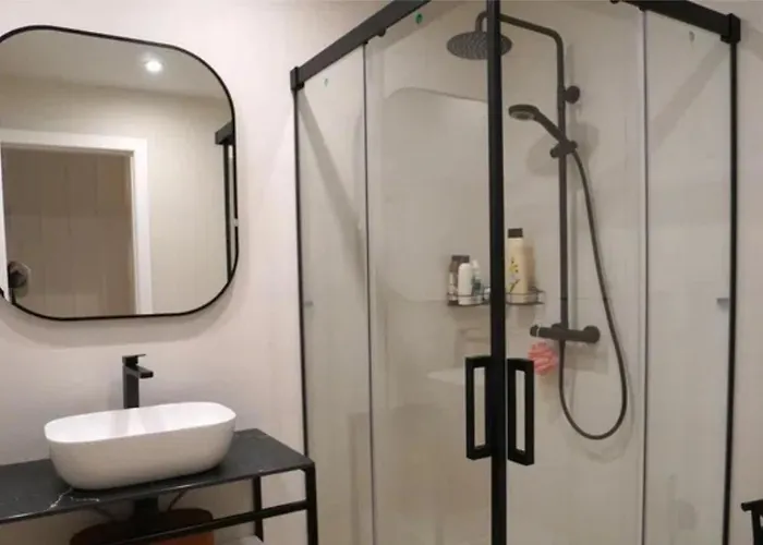 Nuevo Y Comodo Guitiriz